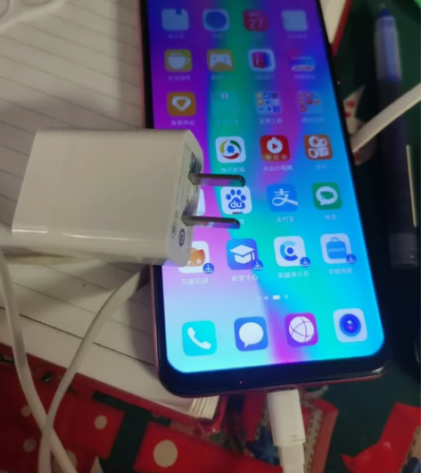 荣耀10青春版，6+64，麒麟710F处理...