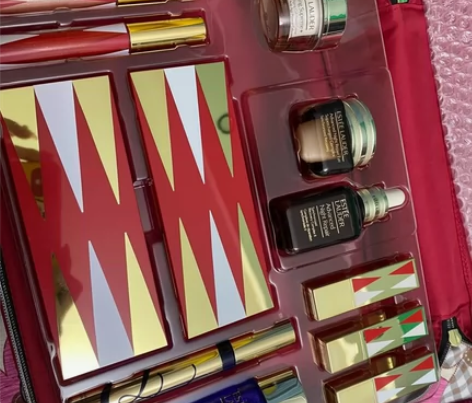 闲置雅斯兰黛礼盒 眼影盘 睫毛膏 口红 可...