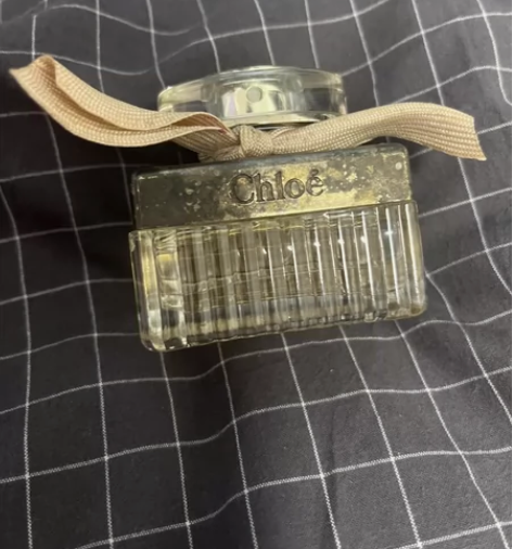 寇依香水就喷过两三次，关于瓶子的氧化是正常...