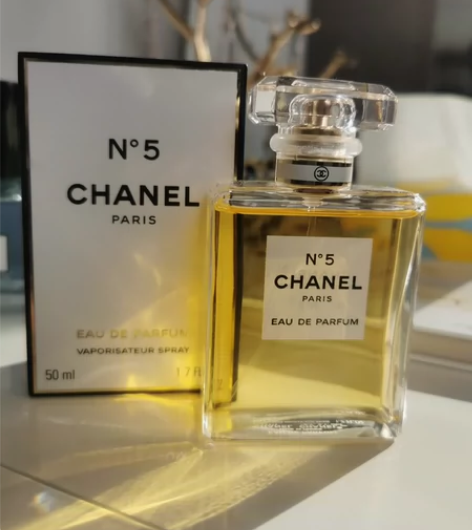 自用 朋友从免税店购入  香奈儿五号香水E...