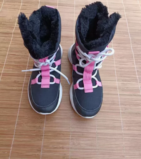 33.5码 耐克加棉运动鞋        ...