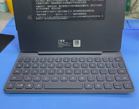 荣耀V6 10.4寸只能键盘，平板秒变电脑...