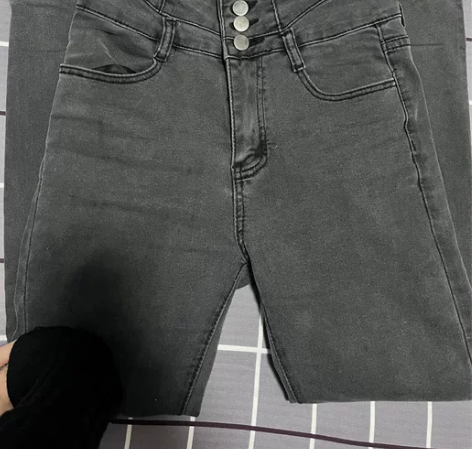 含棉紧身牛仔裤有弹力 落在家里一直没穿 店...