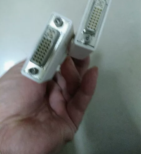 电脑视频信号连接线，2根，针数自己看图片，...