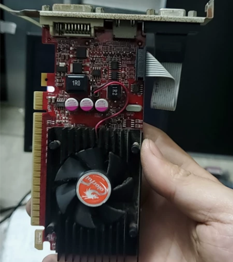 拆机七彩虹210-GD3 cf黄金版102...