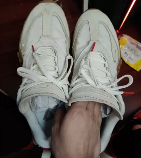 李宁休闲鞋，44码，橙色自定义吧，没刷，需...