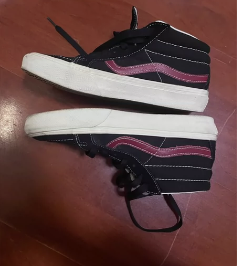 #VANS 38码 新旧如图 感兴趣的话点...