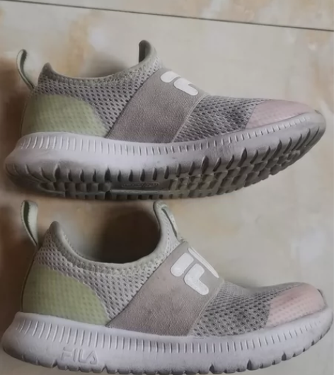 FILA 儿童鞋 慢跑鞋 轻 转手,售出不...