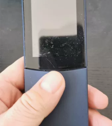 诺基亚香蕉手机，充电使用，按键全都正常一点...