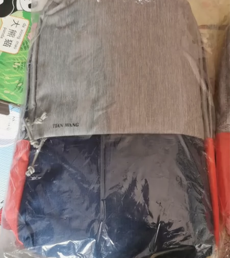 全新包邮！ 天王手表双肩背包 电脑包 书包...