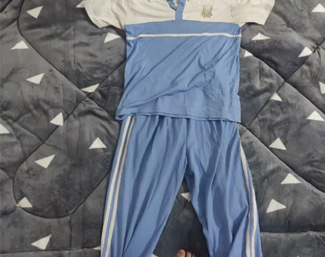 二手女生校服，穿了三年啦，磨损肯定有的，包...