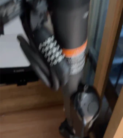 九号电动车 加了外加电源能跑差不多 满电差...