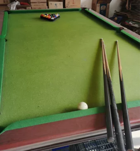 标准台球桌，买了有三年左右，平时很少打，偶...