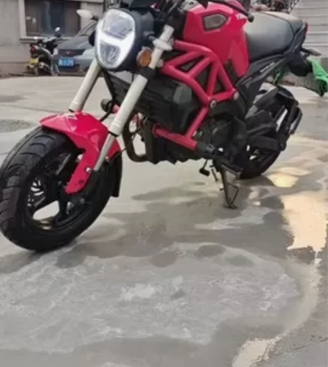 银钢小怪兽150二手摩托车 20年国四电喷...