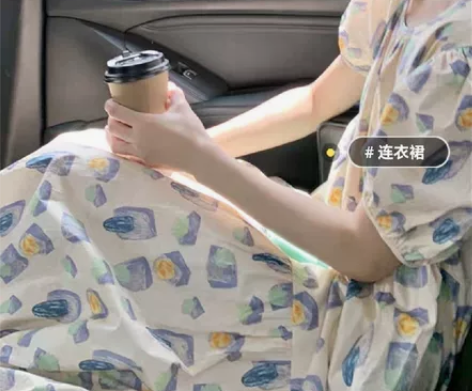 全新  有吊牌  泡泡袖蛋糕连衣裙女夏天法...