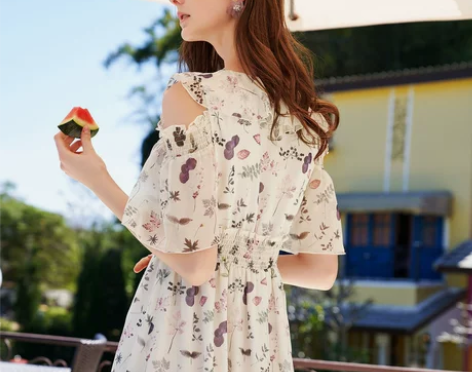 三彩韩版气质2018夏装新款荷叶边印花露肩...