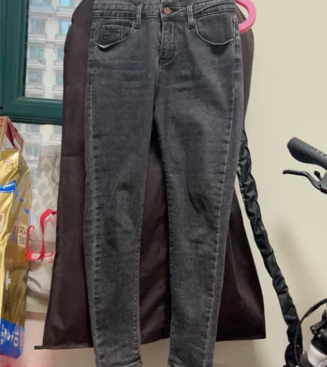 加绒高腰牛仔裤 感兴趣的话点“我想要”和我...