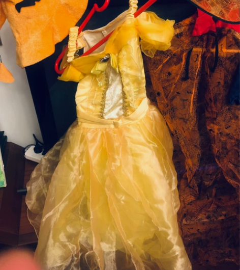 四套万圣节装扮假发与玩偶 大人小孩 男孩与...