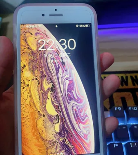 二手苹果手机，苹果8代，表面无划痕，电池寿...