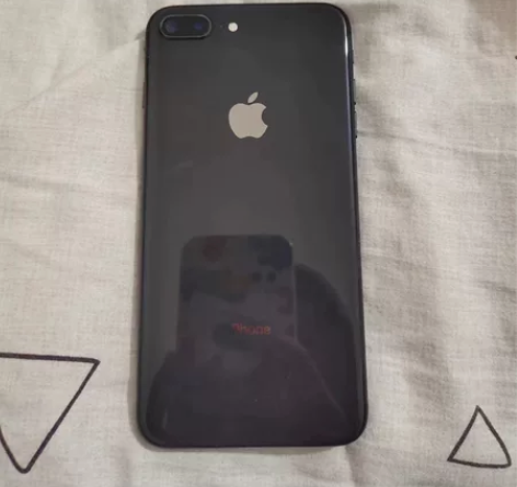出一台自用iPhone 8 Plus256...