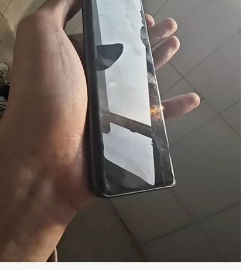 小米12s 8+256,有磕碰,屏幕划痕贴...