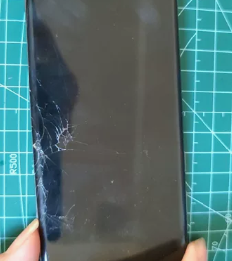 三星S10屏幕坏插卡不读，有意者来商品特殊...