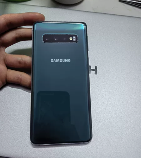 自用三星s10，大陆国行双卡。如图仅有轻微...