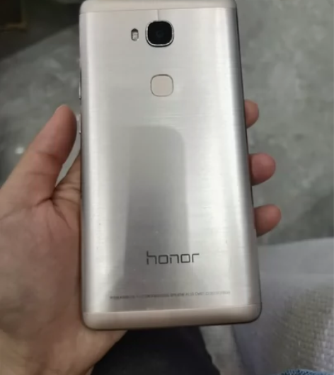 荣耀畅玩5X手机 2+16g 配置如图,内...