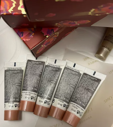 兰蔻防晒 小白管 水漾清透防晒乳～ 用不完...