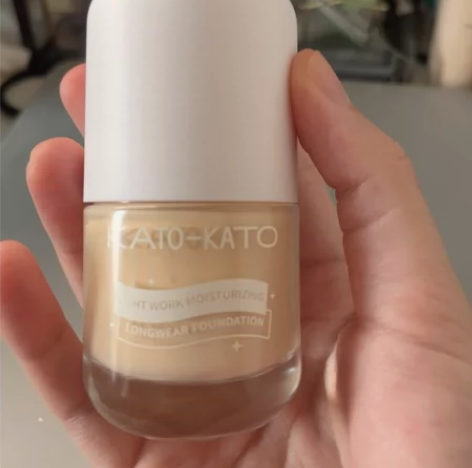 kato粉底,dy小鱼推荐的,双十一刚买的...