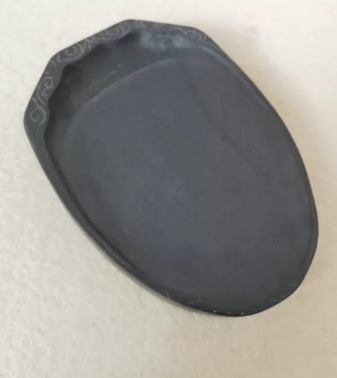 龙尾山歙砚,下发很不错,实用砚。 感兴趣的...