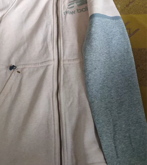 新百伦加绒外套 有厚度的 穿一次商场5××...