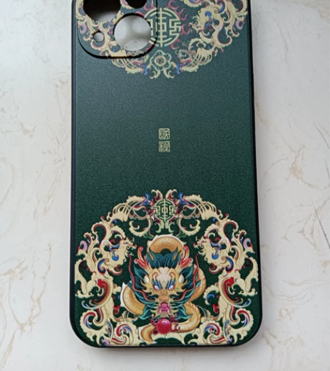 苹果13手机壳 液态硅胶高端手机壳，龙纹....