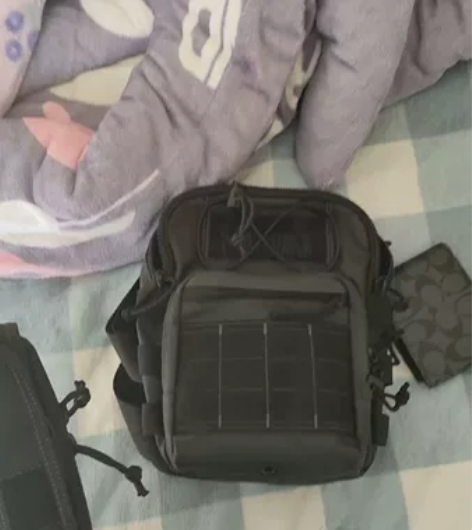 麦格霍斯,胸包汉堡包,注胶黑买胸包送小腰包...