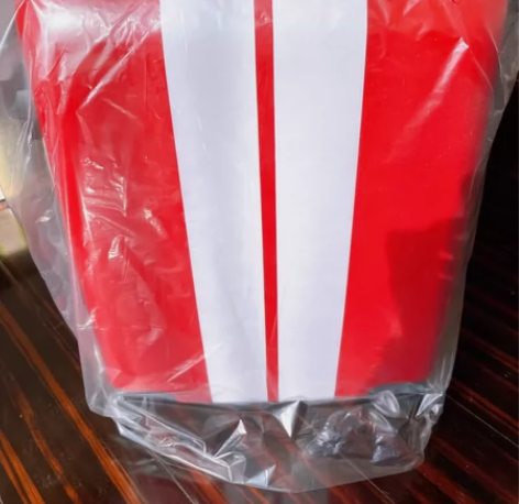 红色女生登机箱,全新未使用,带密码锁,别人...