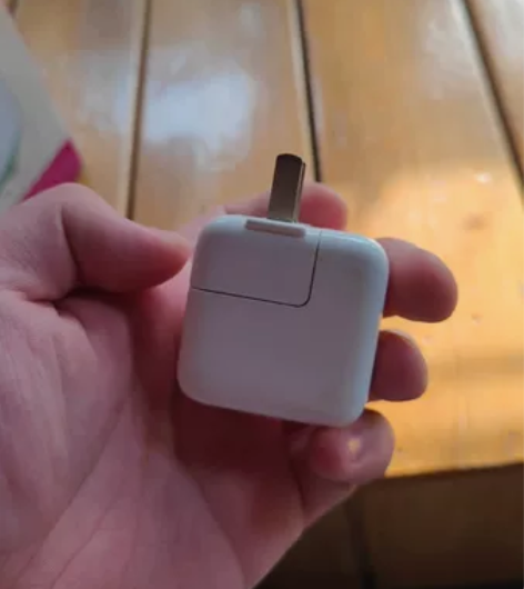 iPad mini2原装充电头,,没有线,...
