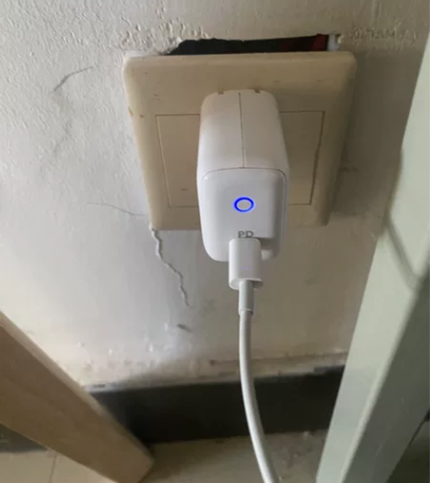 安克 pd充电头 质量过硬 还带灯光显示。...