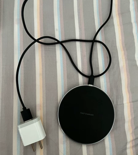 无线充电器,超薄款,附带一个小米5v2a充...
