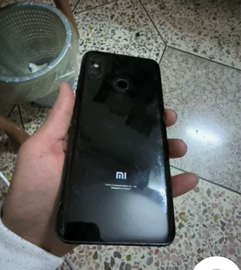 小米8屏幕烧屏坏了,显示下部分闪屏有图标影...