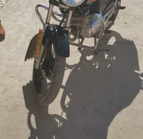 自用雅马哈125摩托车，8成新，8800公...