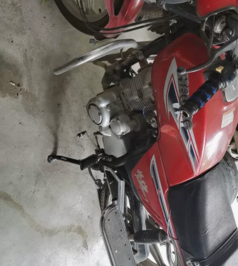 豪爵摩托车125一辆转手，有意者联系。 感...