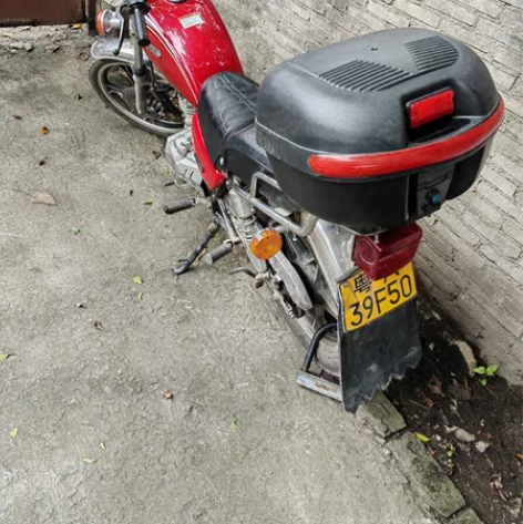 豪爵125摩托车，三无产品，灯亮，表走，无...