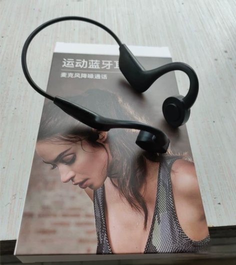 自用的一蓝牙运动耳机，不入耳设计卫生有保障...
