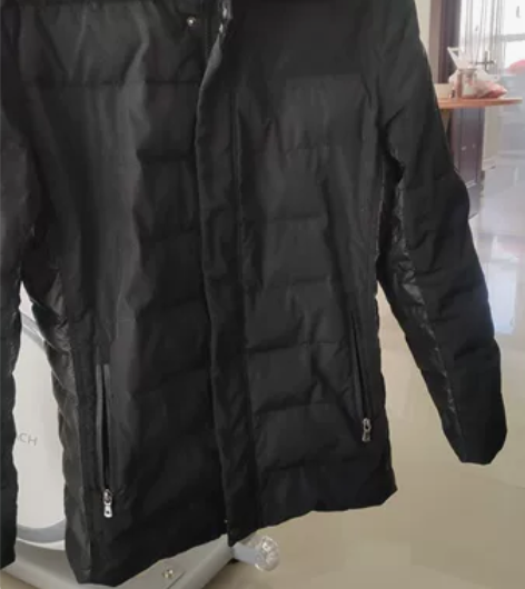 魏鹏 男士羽绒服一件，专卖店购买原价两千多...