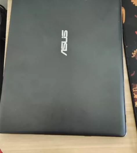 华硕电脑一台，可正常使用，可刷视频看电视，...