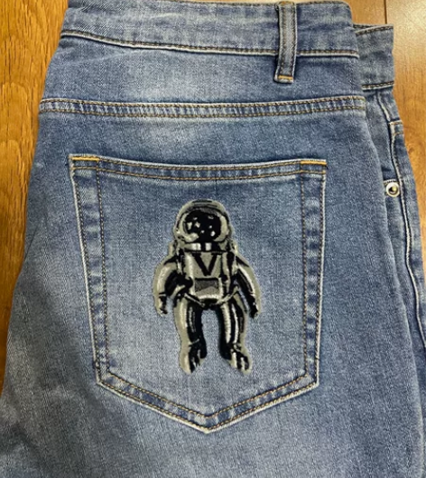 UOE外星人刺绣牛仔裤男士32码 没穿几次...