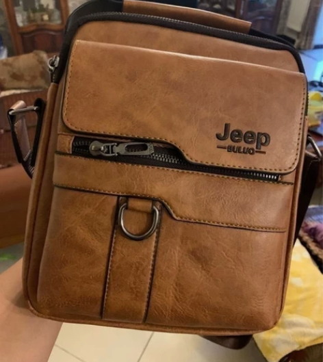 朋友送的生日礼物，没背过，保证全新 真 皮...