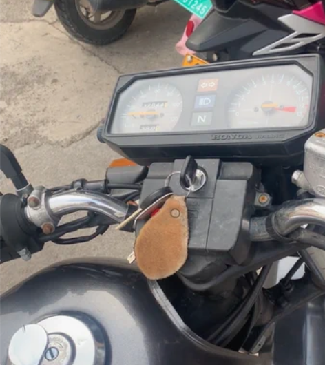 摩托车，本田CBT改250双缸同步发动机声...