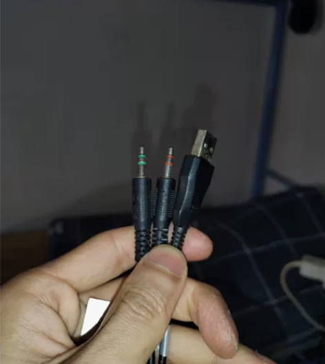 惠普  耳机 有线耳机  ，买回来用处不大...