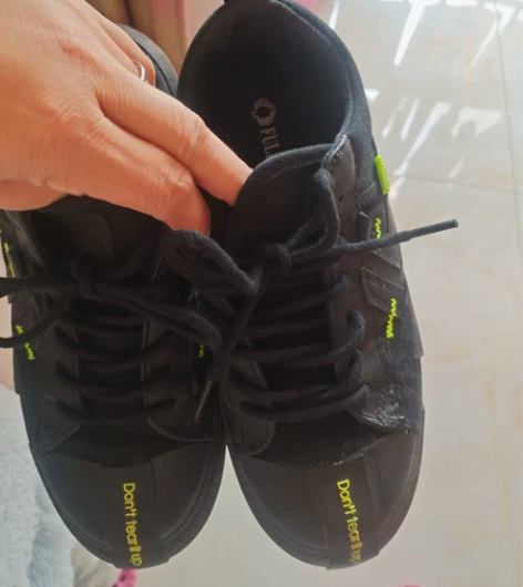 37码女士板鞋帆布鞋，码正，低价出售不退不...